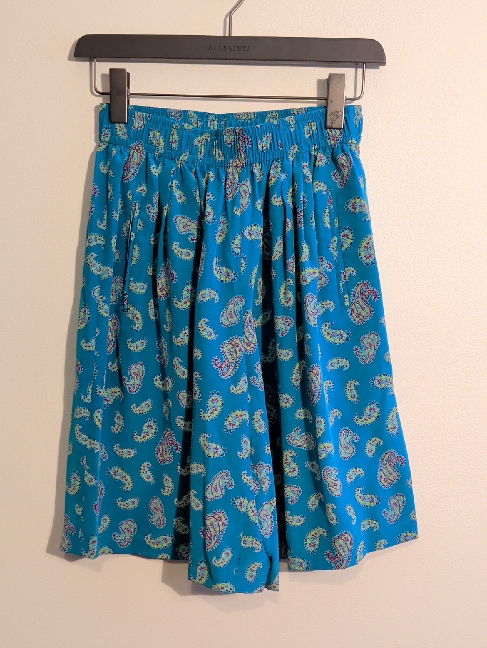 VINTAGE LIZ CLAIBORNE silk paisly print short - size small/medium